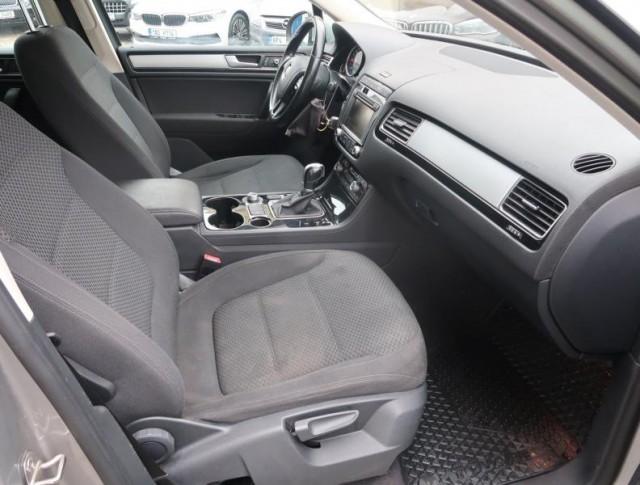 Volkswagen Touareg  3.0 TDI Business