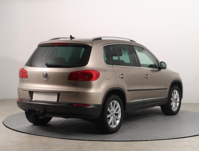 Volkswagen Tiguan  2.0 TDI 