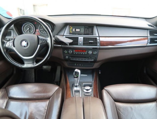 BMW X5  xDrive30i 