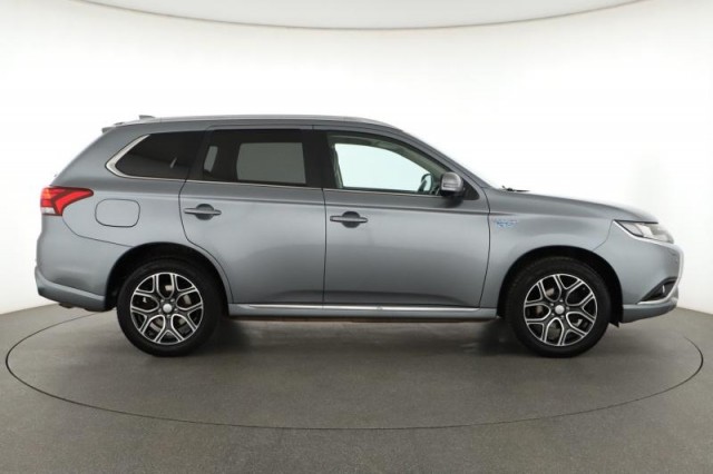 Mitsubishi Outlander  2.0 PHEV 