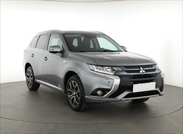 Mitsubishi Outlander  2.0 PHEV 