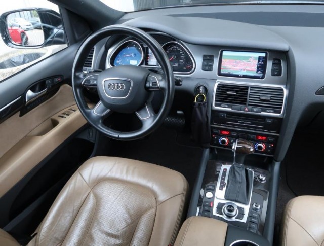 Audi Q7  3.0 TDI 