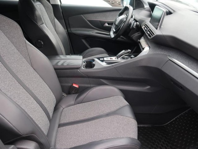 Peugeot 3008  1.2 PureTech 