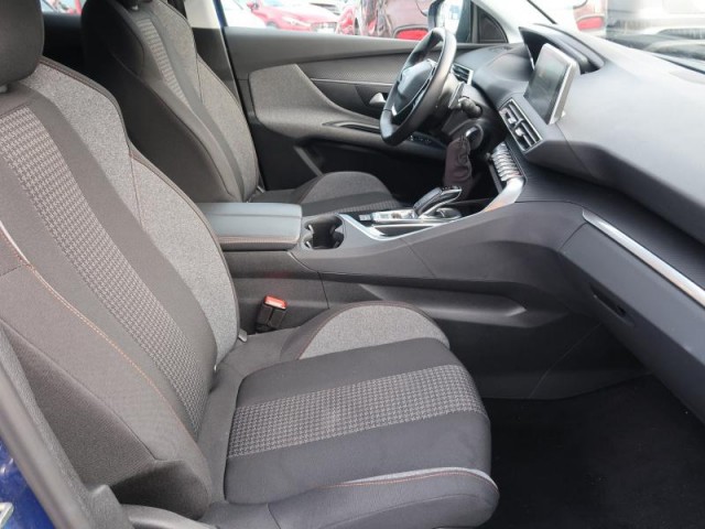 Peugeot 3008  1.5 BlueHDi 