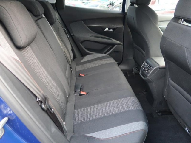 Peugeot 3008  1.5 BlueHDi 