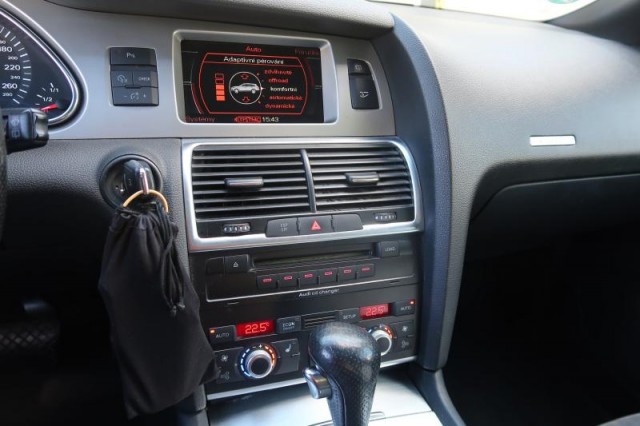 Audi Q7  3.0 TDI S-Line