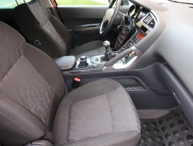 Peugeot 3008  1.6 HDi 