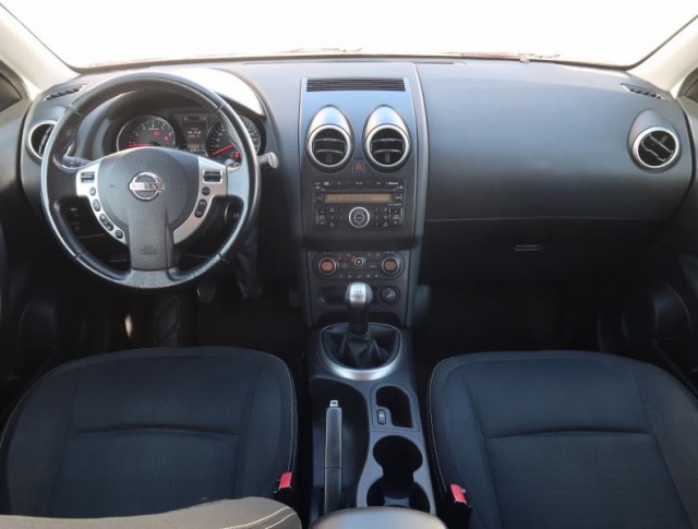 Nissan Qashqai  1.6 