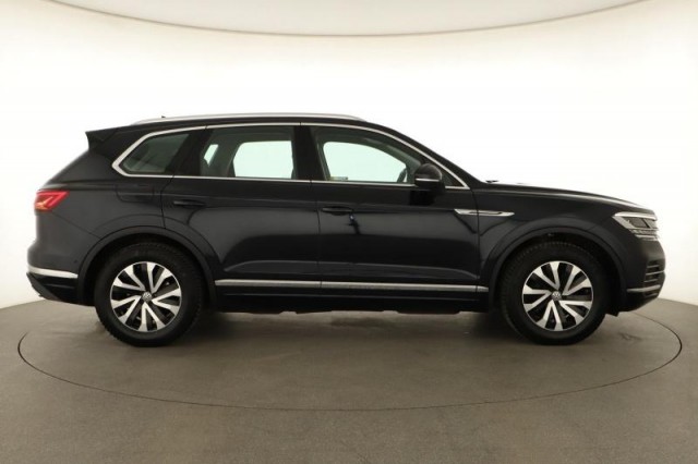 Volkswagen Touareg  3.0 TDI 