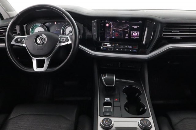 Volkswagen Touareg  3.0 TDI 