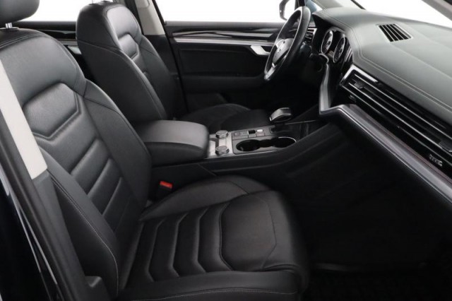 Volkswagen Touareg  3.0 TDI 