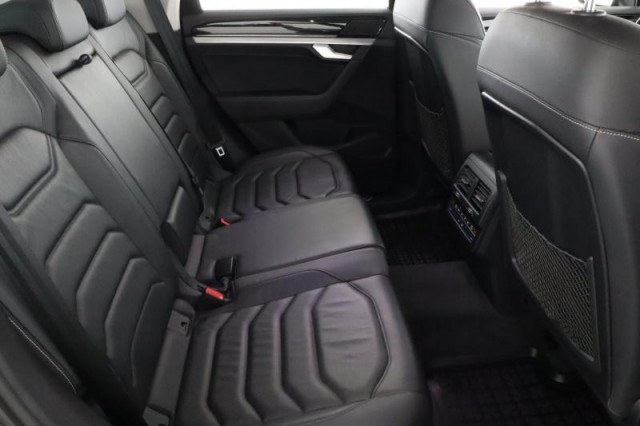 Volkswagen Touareg  3.0 TDI 