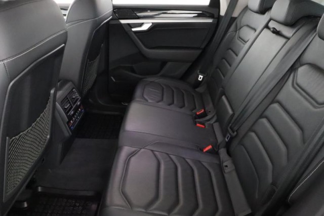 Volkswagen Touareg  3.0 TDI 