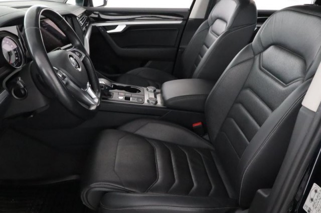 Volkswagen Touareg  3.0 TDI 