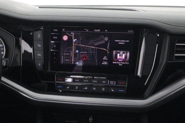 Volkswagen Touareg  3.0 TDI 