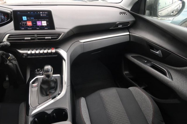 Peugeot 5008  1.5 BlueHDi 
