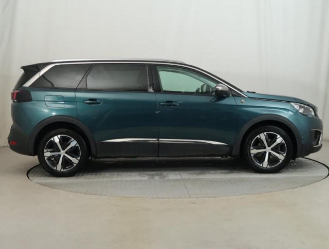 Peugeot 5008  1.5 BlueHDi 