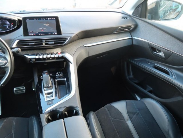 Peugeot 5008  1.5 BlueHDi 