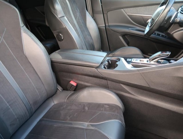 Peugeot 5008  1.5 BlueHDi 