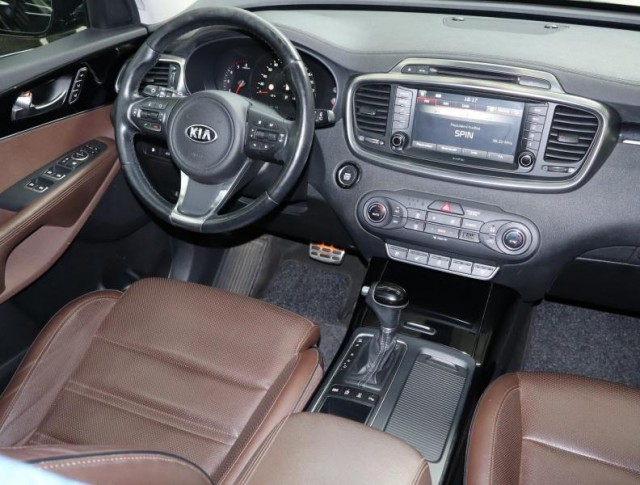 Kia Sorento  2.2 CRDi 