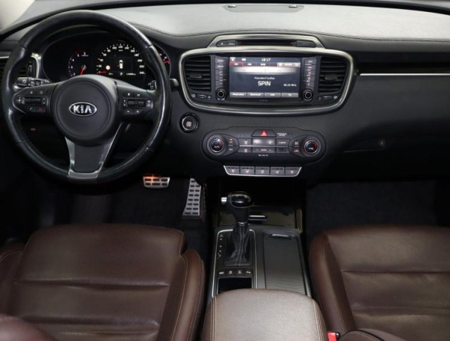 Kia Sorento  2.2 CRDi 