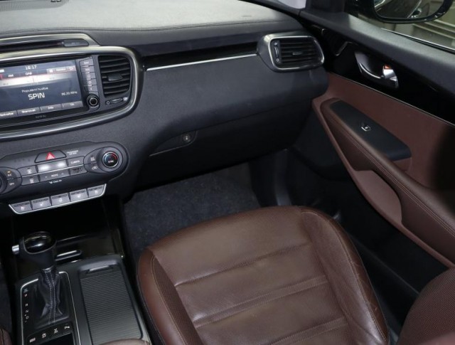 Kia Sorento  2.2 CRDi 