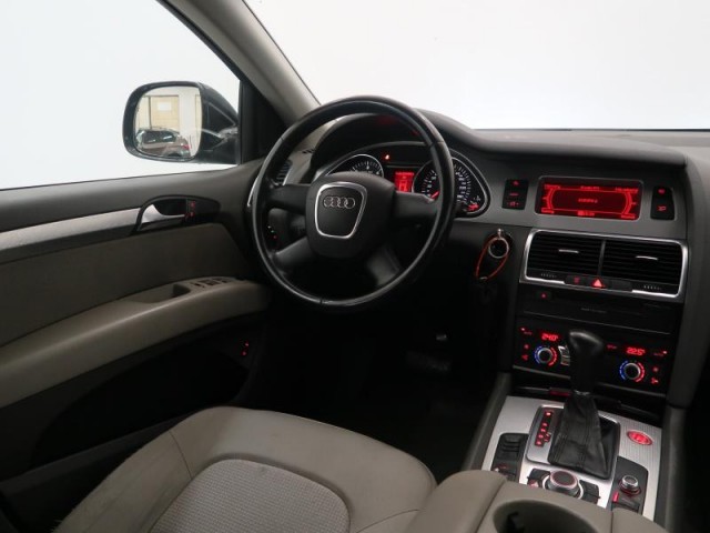 Audi Q7  3.0 TDI 