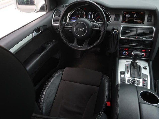 Audi Q7  3.0 TDI S-Line