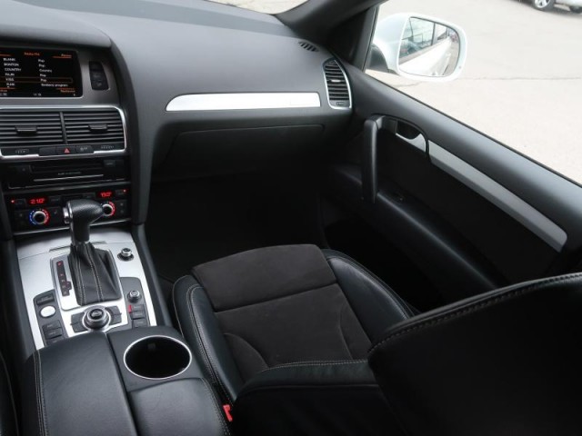 Audi Q7  3.0 TDI S-Line