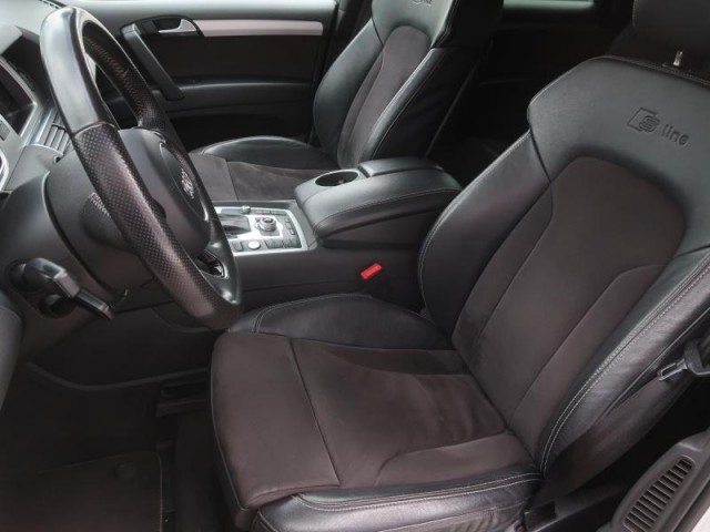 Audi Q7  3.0 TDI S-Line