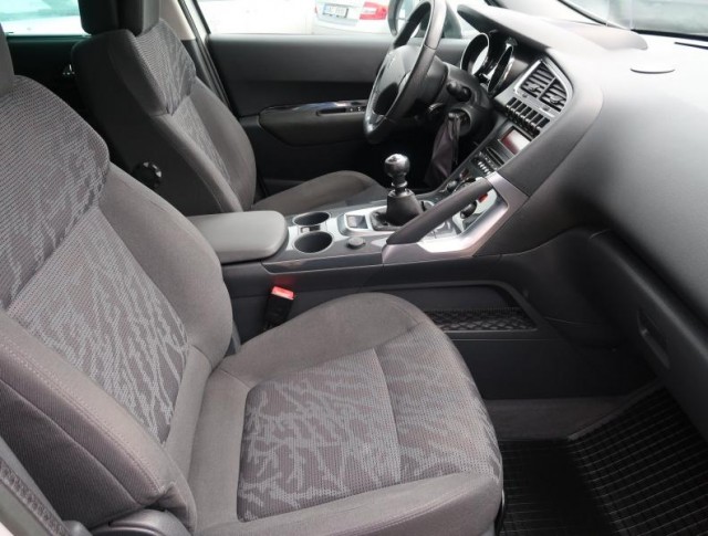 Peugeot 3008  1.6 THP 