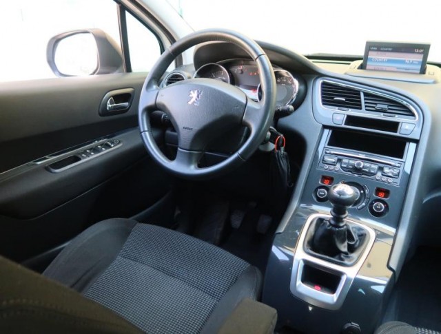 Peugeot 5008  1.6 HDi 