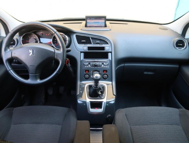 Peugeot 5008  1.6 HDi 