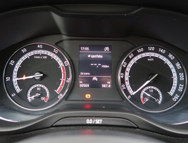 Škoda Karoq  1.5 TSI Ambition