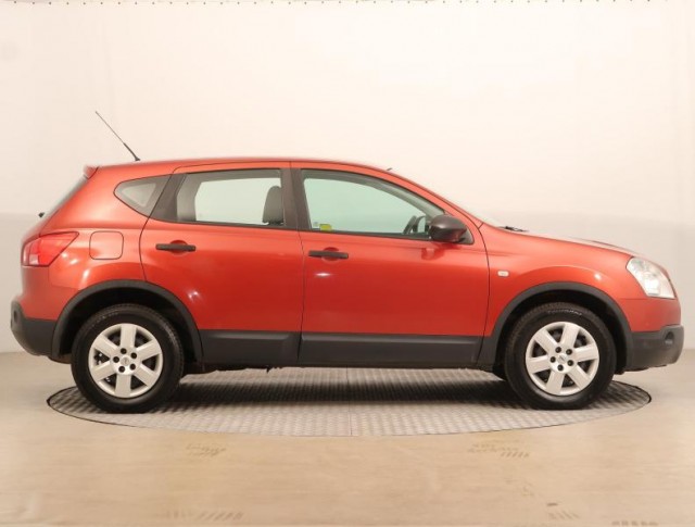 Nissan Qashqai  1.6 