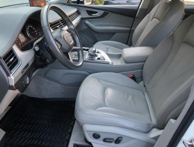 Audi Q7  3.0 TDI 
