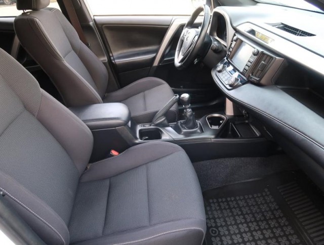 Toyota RAV 4  2.0 D-4D 