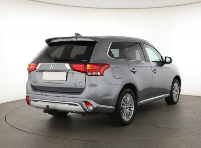Mitsubishi Outlander  2.4 PHEV 
