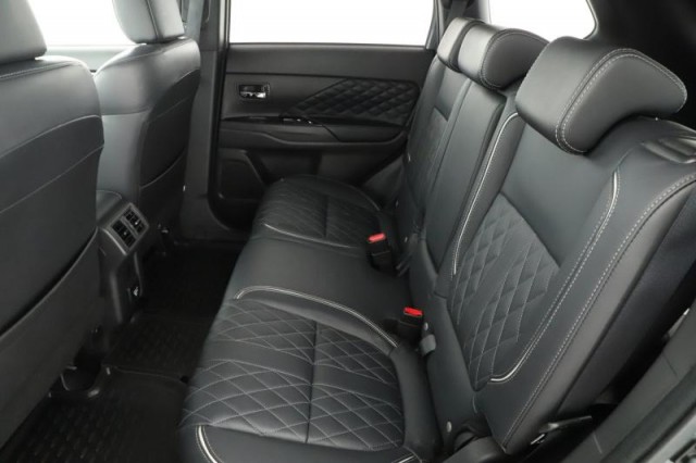 Mitsubishi Outlander  2.4 PHEV 