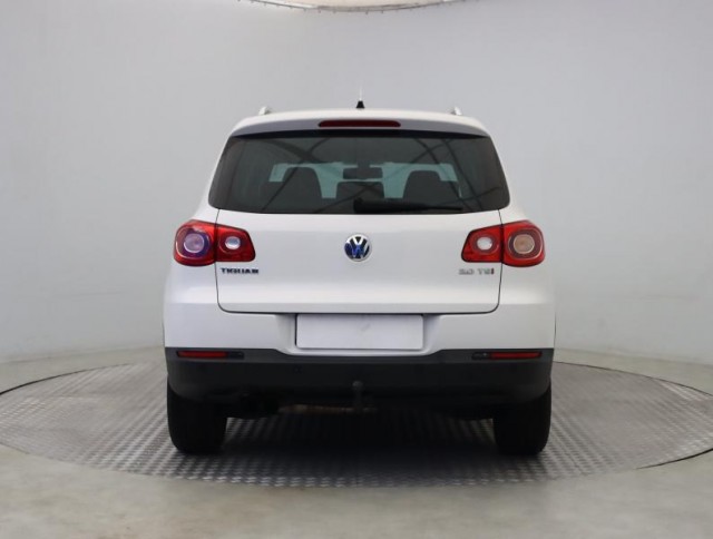 Volkswagen Tiguan  2.0 TSI 