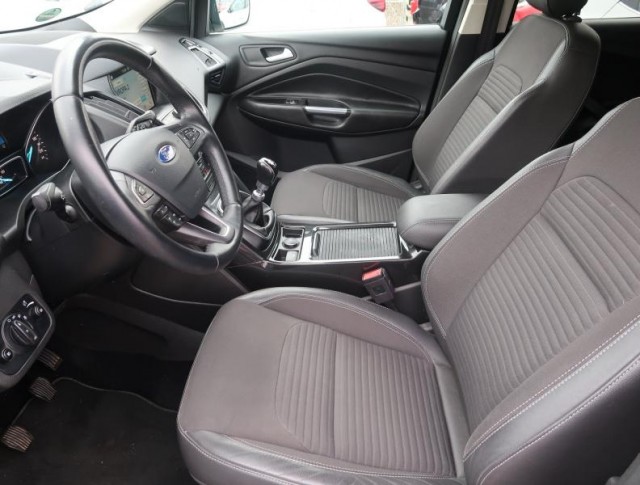 Ford Kuga  1.5 EcoBoost Titanium