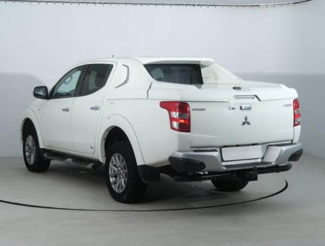 Mitsubishi L200  2.4 DI-D Intense