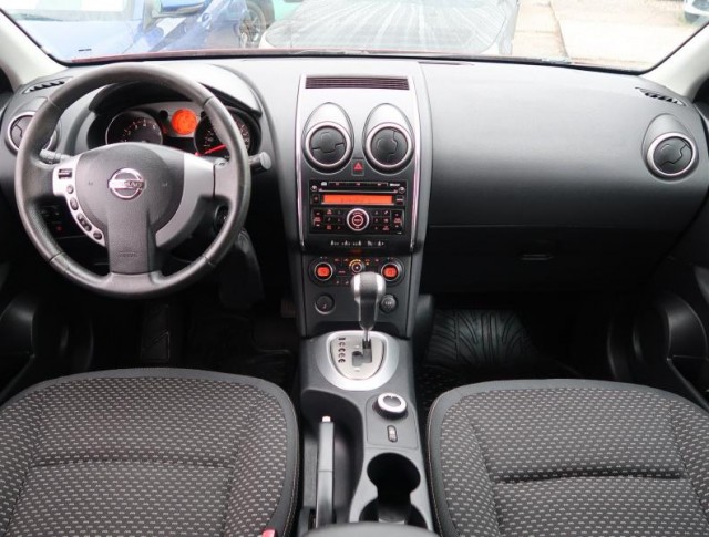 Nissan Qashqai  2.0 
