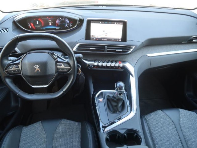 Peugeot 3008  1.6 BlueHDi Allure