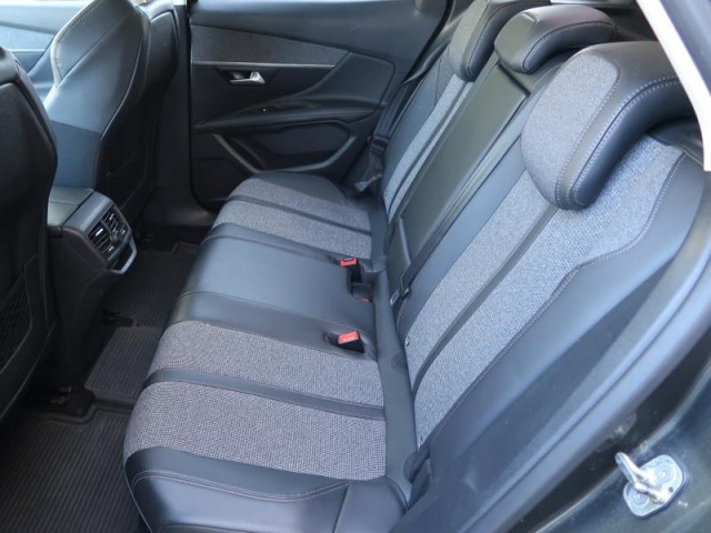 Peugeot 3008  1.6 BlueHDi Allure