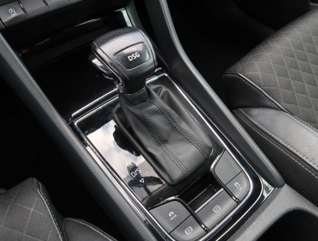 Škoda Karoq  1.5 TSI 