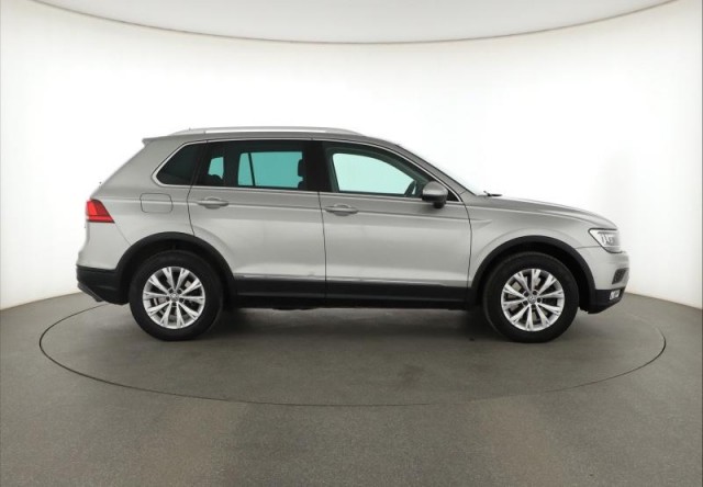 Volkswagen Tiguan  2.0 TSI 