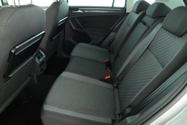 Volkswagen Tiguan  2.0 TSI 