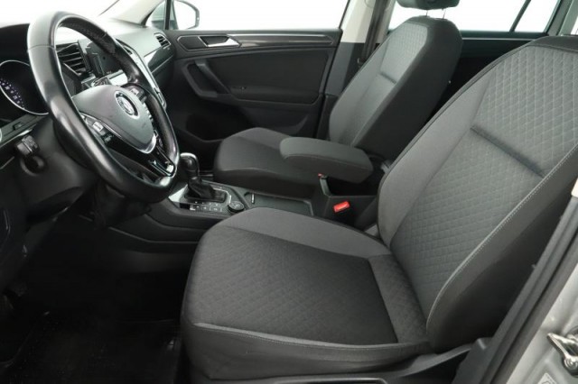 Volkswagen Tiguan  2.0 TSI 