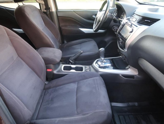 Nissan Navara  2.3 dCi 